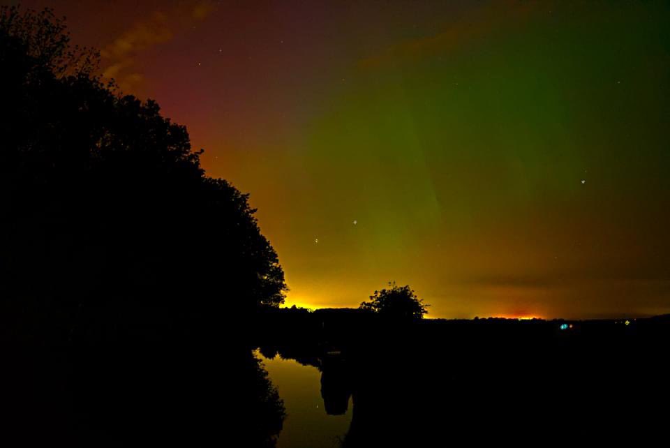 A few pics from Last friday, they may look the same but there are suttle differences #aurora #northernlightsights #nightskyphotography #auroraborealis #Atherstone #coventrycity #CoventryCanal #nightphotography