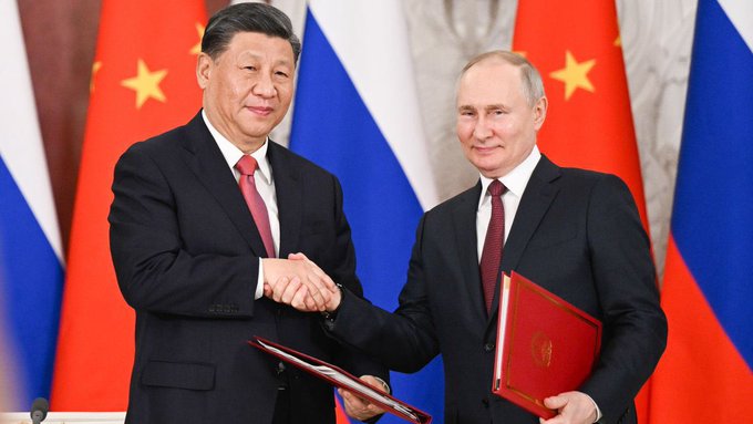 #Putin #China #Russia Putin wird morgen zu einem offiziellen Staatsbesuch nach China reisen (TASS). Die Beziehungen zwischen beiden Staaten sind derzeit auf einem Hoch und könnten nicht besser sein. Eine Freundschaft von Herzen kommend.