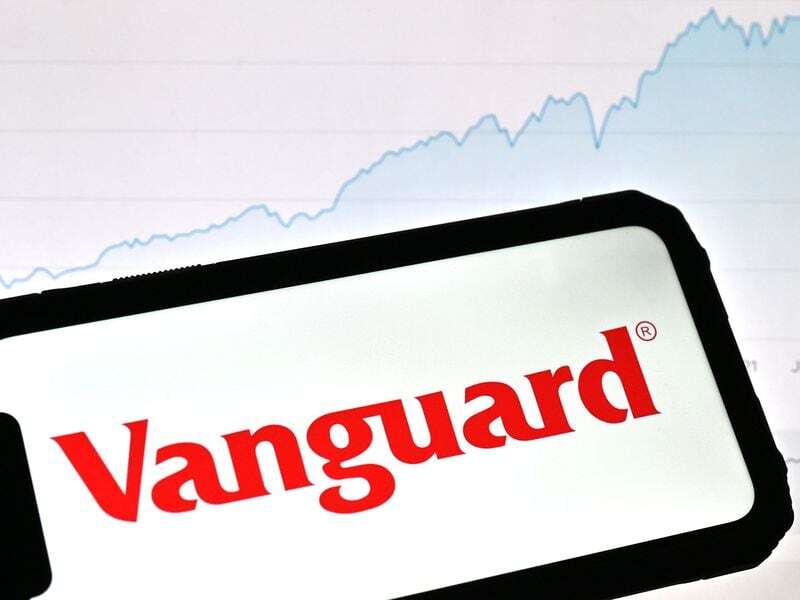 Vanguard Said Set to Name Bitcoin-Friendly Ex-BlackRock Exec as CEO: WSJ ift.tt/CpbXTRf

#cryptotrading #memes #cryptoinvesting #cryptocurrencies #bitcointrading #cryptonews #cryptocurrencytrading #cryptomarkets