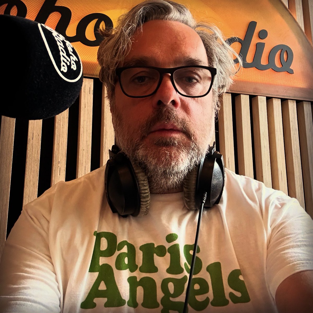 Recorded a new show for @sohoradio today - two world exclusive first plays, tributes to fallen friends and heroes and a special guest segment from @Moon_Diagrams. It goes out on Friday night at 6pm!