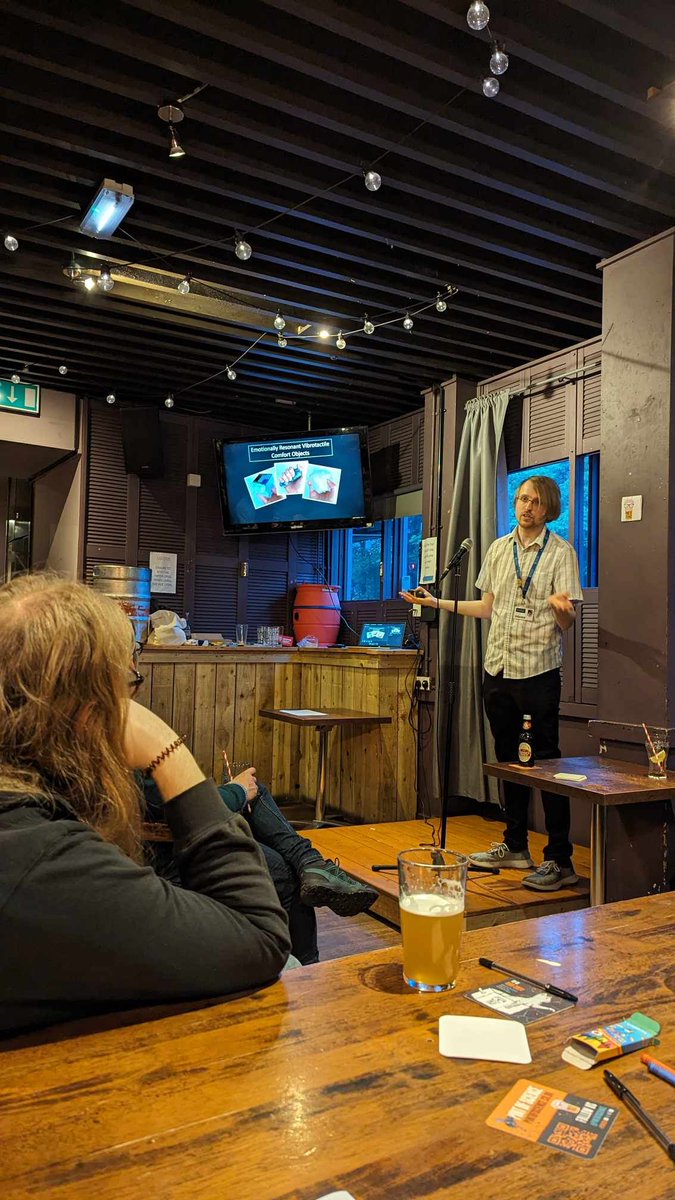 My talk at Pint of Science was a lot of fun to give, a totally different atmosphere! The jokes landed well and I really appreciated all the great questions, thanks Dram, the audience and @pintofscience #pint24