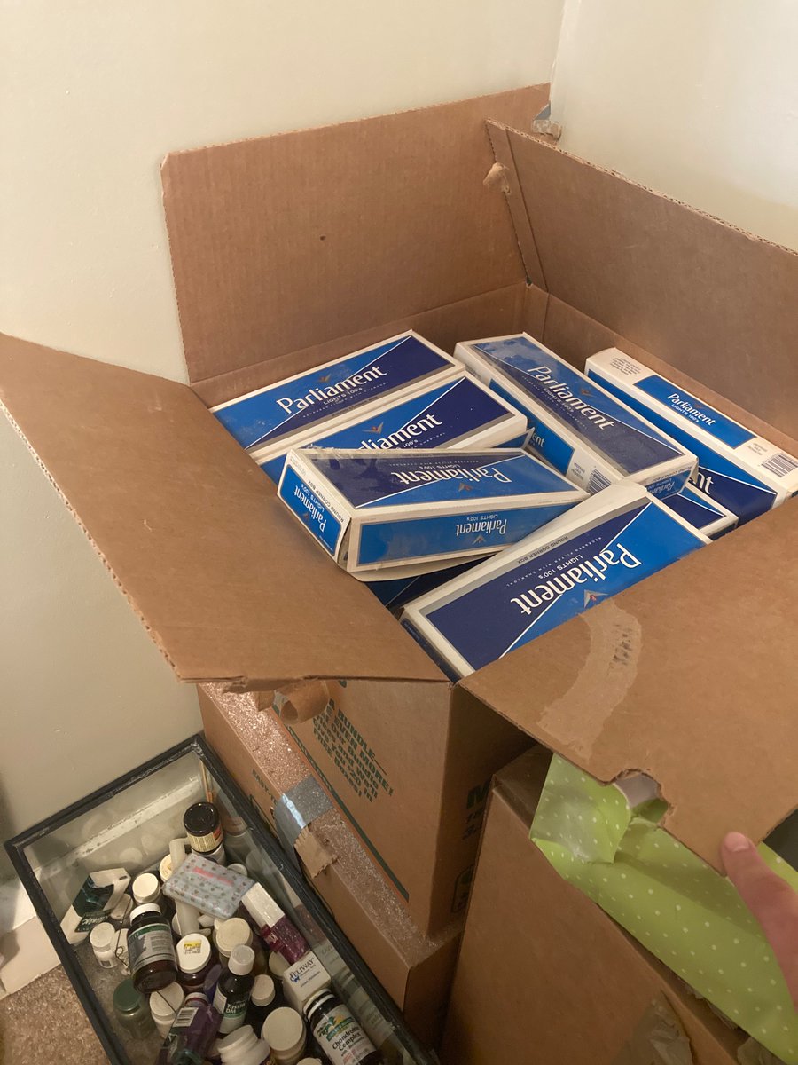 TownsUsa's tweet photo. Helping my old neighbor (83) move https://t.co/gemgmdsUjk