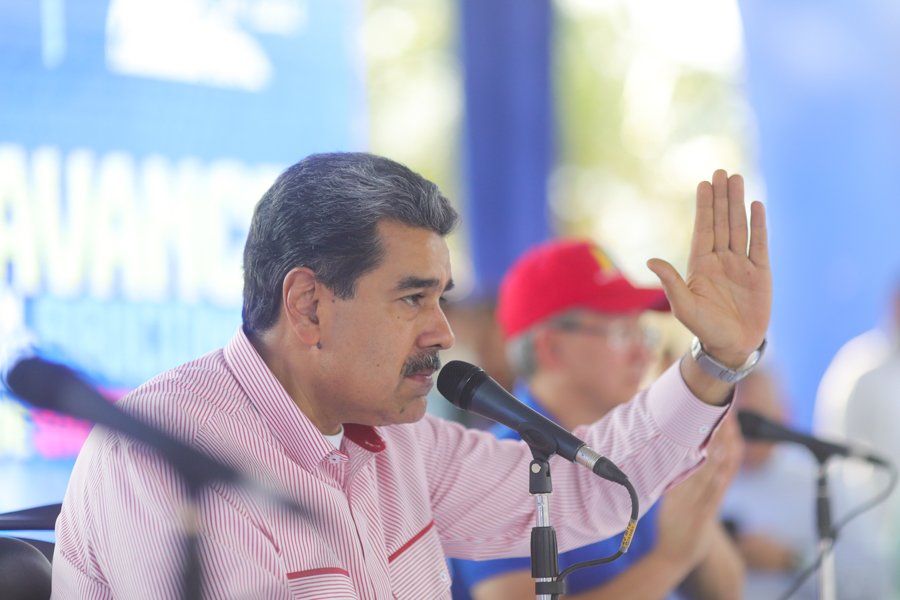 #Ahora Pdte. @NicolasMaduro: Hago un llamado público a todas las clínicas odontológicas para que se sumen a la Misión Sonrisa y juntos avancemos aún más, aportando por responsabilidad social. #14May #VenezuelaVaPaArriba
