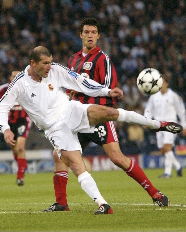 On this day, 12 Years ago! 🇫🇷✨ Zinedine Zidane scored that ICONIC volley to win Real Madrid their 9th Champions League trophy. 🤍🏆
