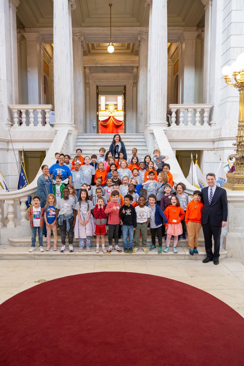 House Majority Leader @CBlazejewski hosted a special group at the State House recently: his son Liam's class from Vartan Gregorian Elementary School! Leader Blazejewski led a mock legislative session for the @pvdschools class, where they debated several bills, and the students…
