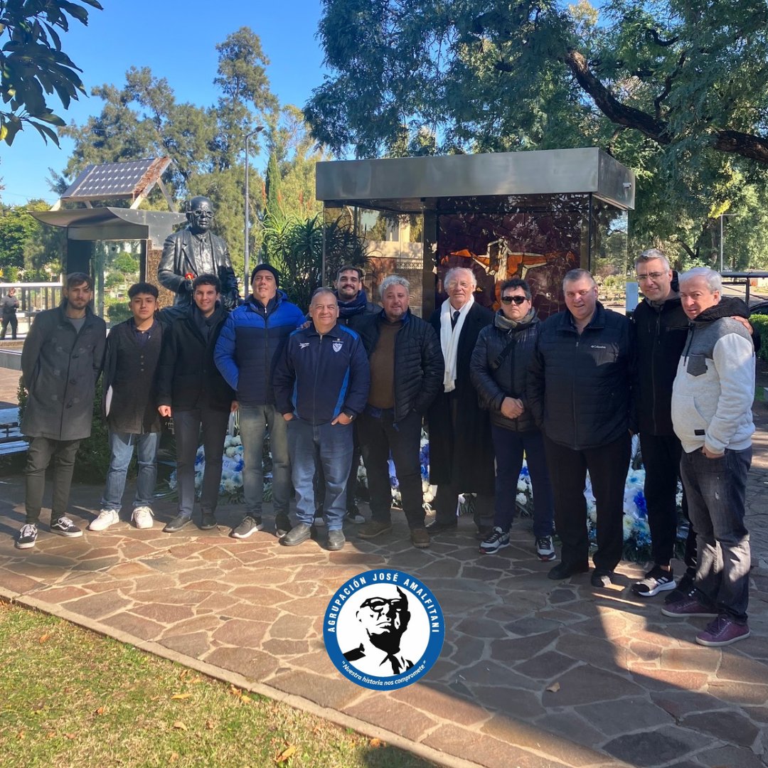 Hoy, 14 de mayo, se conmemoró a Don José Amalfitani en el panteón de Celebridades del Cementerio de Chacarita. 'Mientras haya diez socios, el Club sigue en pie, necesitamos del esfuerzo de todos'. A 55 años de su partida, celebramos su memoria y mantenemos vivo su legado.