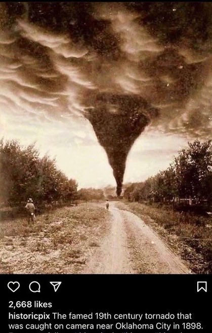 WOW 😮 An amazing photograph of a tornado taken in 1898…. 😦That looks like a strong tornado What an …..Iconic Photo 🌹🌿🌹🌿🌹🌿🌹🌿🌹🌿🌹