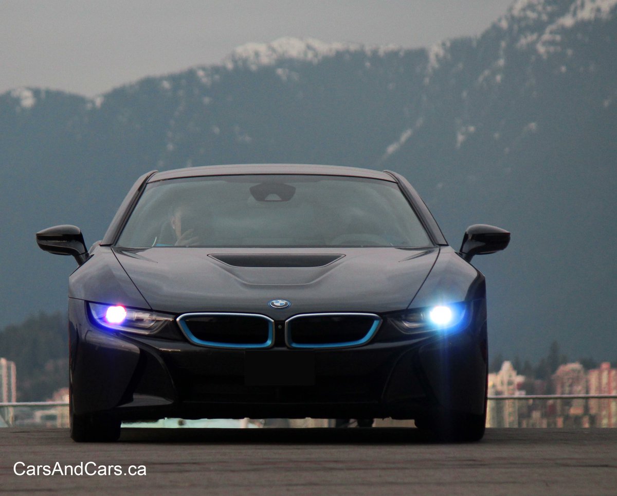 BMW i8

 #BMW #GermanCar 
 bmw.carsblitz.com