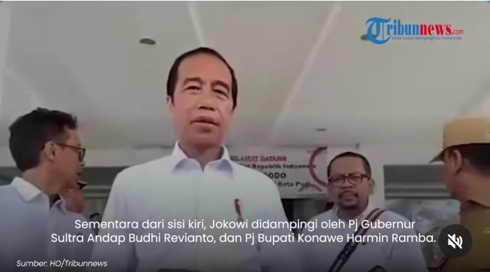 Dari foto ini ada hal yg bisa kita ambil pelajaran, bahwa jadi penjilat bisa punya tempat yg bagus disisi penguasa. #qadaripenjilat