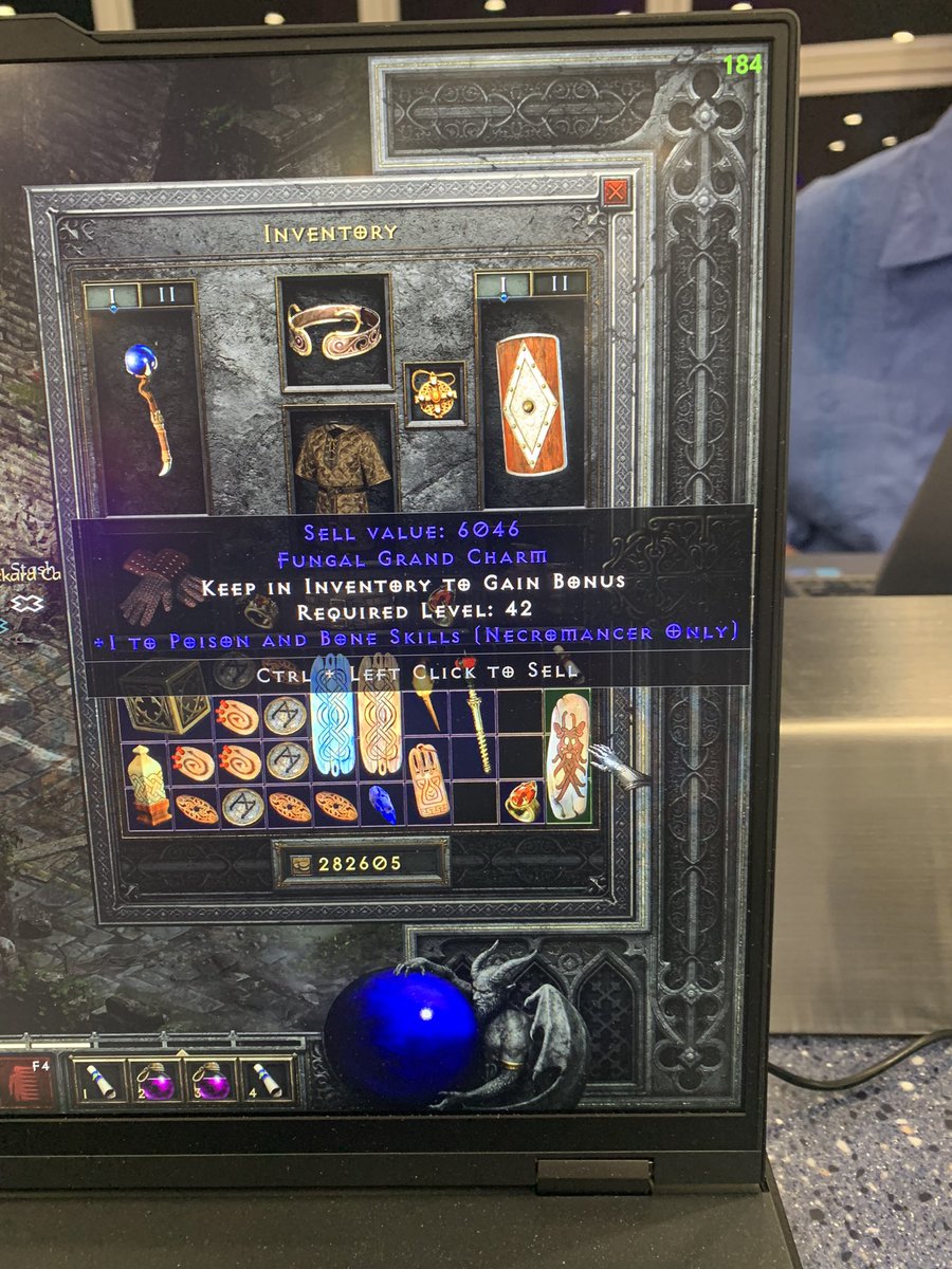 Just got a Necro poison/bone skiller from the Council in Hell Travincal #diablo2
