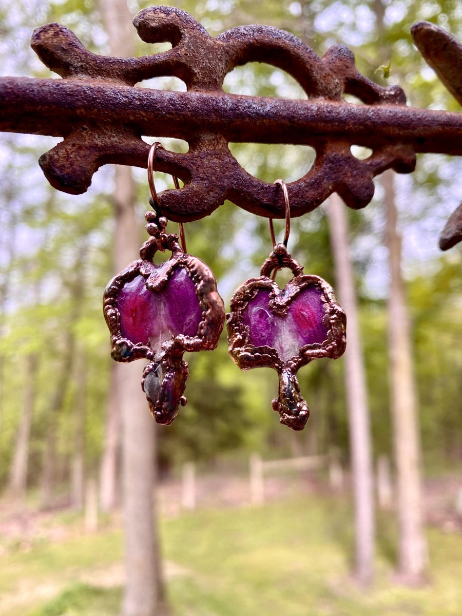 Bleeding heart floret copper electroformed earrings [by pinehavenlodge]
  
 #vintage #fashion
