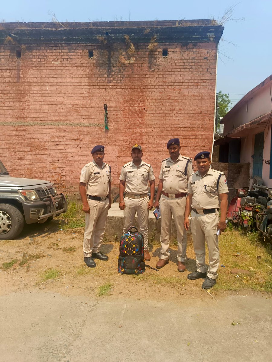 #OpreationNarcos On 13.05.24 RPF/Sambalpur  recovered 1 unclaimed bag of contraband Ganja of 8kg value 80,000/- at Brundamal Rly stn & handed over to Excise JSG on 14.05.24 In this connection Excise Jharsuguda registered case under NDPS Act-1985 @DRMSambalpur @RPF_INDIA
@rpfecor1