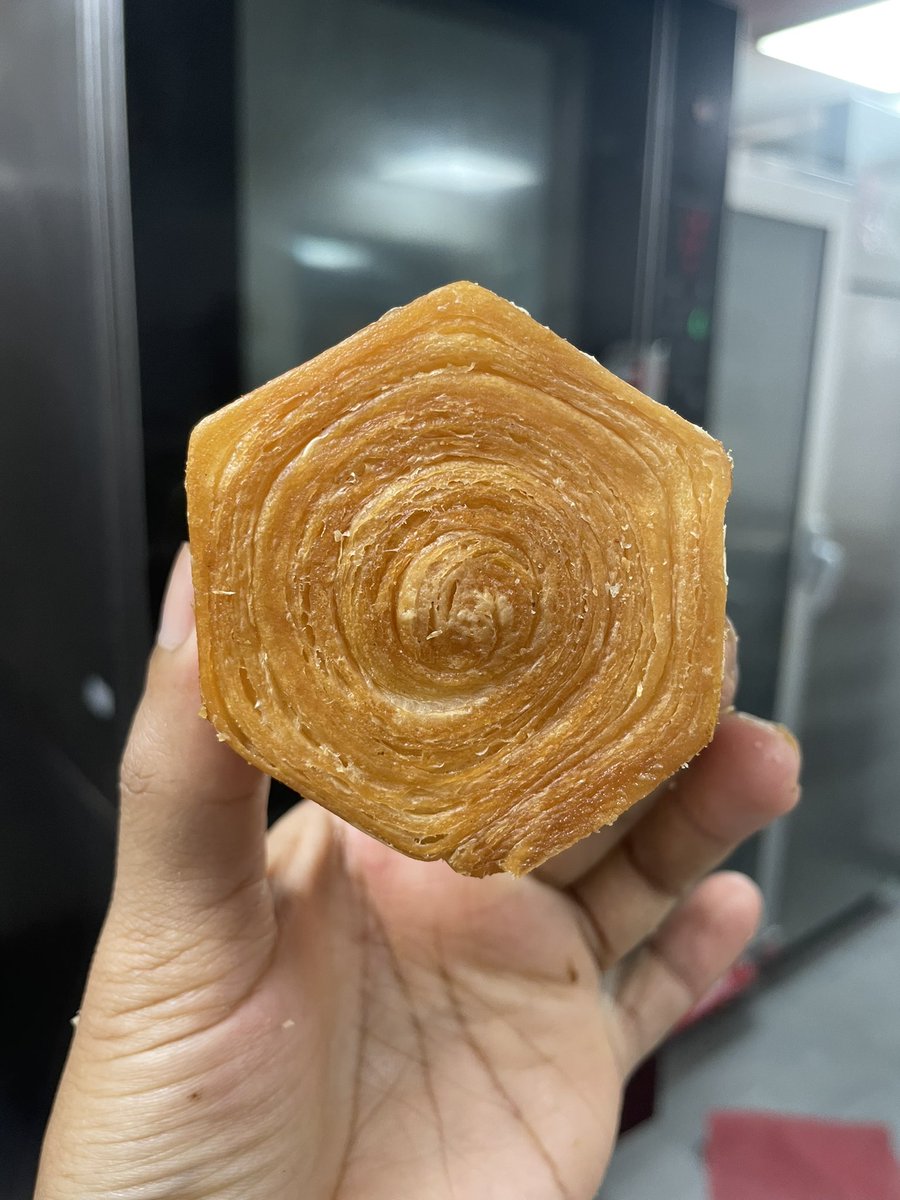 anik_cheff's tweet photo. Hexagon 🛑🥐 https://t.co/GOvjQuUgki