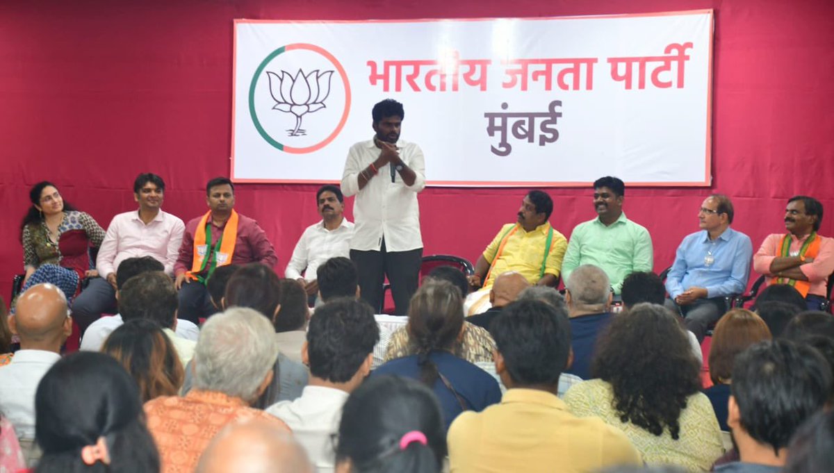 Interacted with our dedicated & vibrant social media volunteers of Mumbai in @BJP4Maharashtra Party office yesterday evening & had the opportunity to engage with them on our duty to bust the lies spread by the opposition & with the people on the transformative policies of our Hon