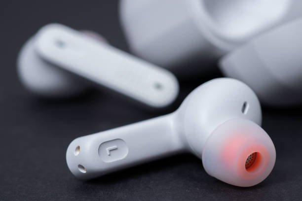 MagicWave_Sol's tweet image. ๐ Fun Fact: Did you know that AI EarPods can translate languages in real-time with up to 95% accuracy? ๐โจ This amazing technology is transforming how we connect and communicate across cultures! #AIFacts #TranslationTech #BreakingBarriers ๐