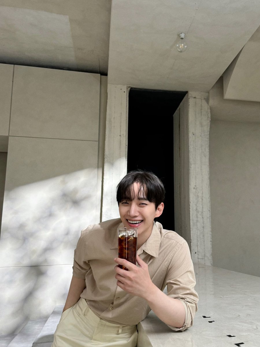 카페 사장님이 향기롭고 커피가 친절해요( ´͈ ᵕ `͈ )◞♡☕ #이준호 #LEEJUNHO #준호 #JUNHO #쿠쿠 #CUCKOO