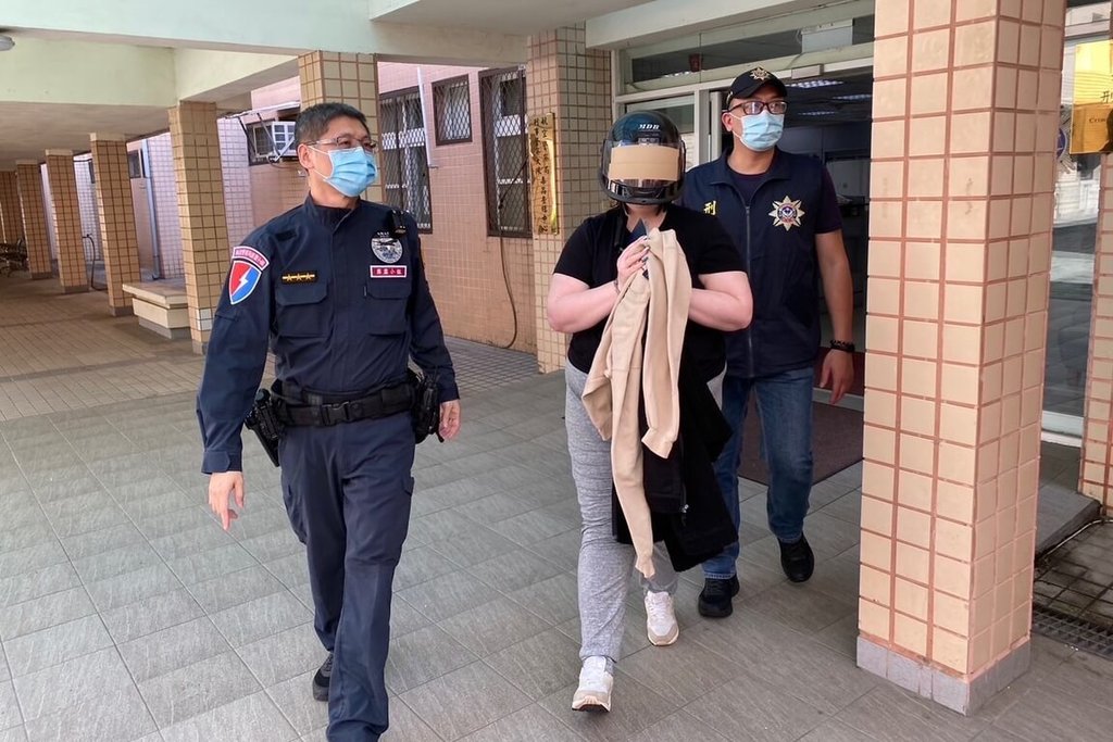 Canadian woman caught smuggling 25 kg of ketamine into Taiwan via airport taiwannews.com.tw/news/5686843