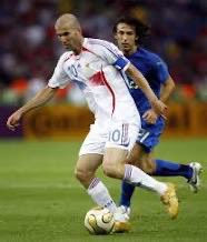 Ahurissant : selon Zinedine Zidane lui-même (info @cnews), il n’aurait même pas été contacté pour porter la flamme olympique à Marseille, lui l’enfant du pays ! Il y a un génie qui pense à appeler Jul, connu des racailles et des illettrés, mais pas Zidane connu du monde entier !