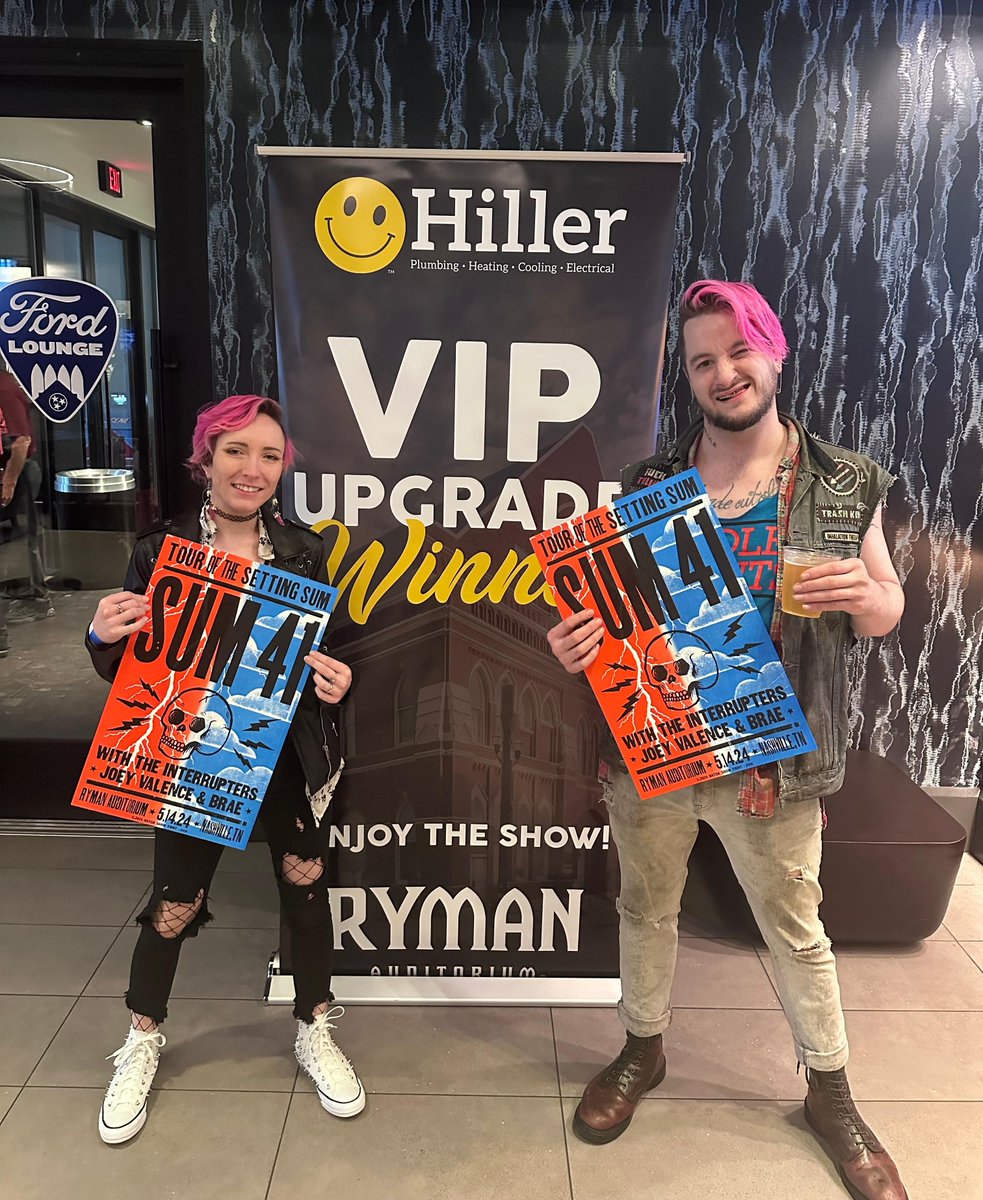 We upgraded 2️⃣ lucky fans to our VIP Ford Lounge for tonight's @Sum41 show thanks to our friends at @HappyHiller! #SupriseandDelight