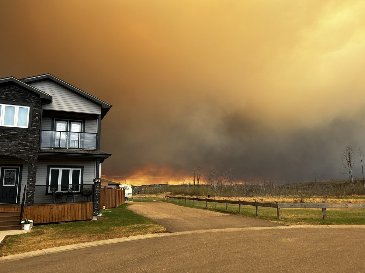 The  MWF017 Fire is now over 27,000 acres and has forced the evacuation of 6,000 people around Fort McMurray, Alberta. #wildfire #canada 

Large fire growth was seen today and the local fire managers made two things clear, they have an abundance of resources for this fire and