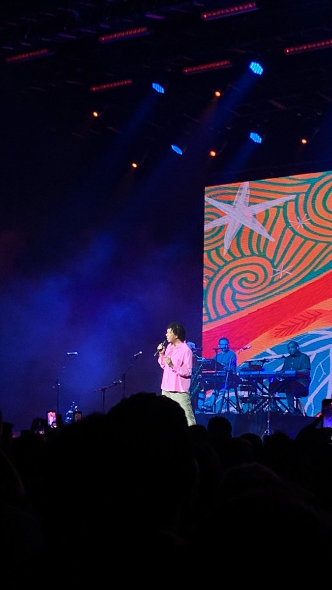 uiulopes's tweet image. djavan me fez muito feliz esse fim de semana ✨✨❤️❤️✨