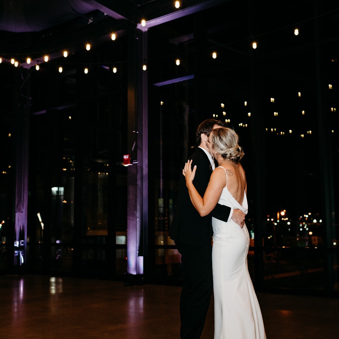 GATHERatDD's tweet photo. Abby &amp; Kyle. They have that forever love. 🤍

📸: One Shot Scott Photography https://t.co/XU5r5EJB0L