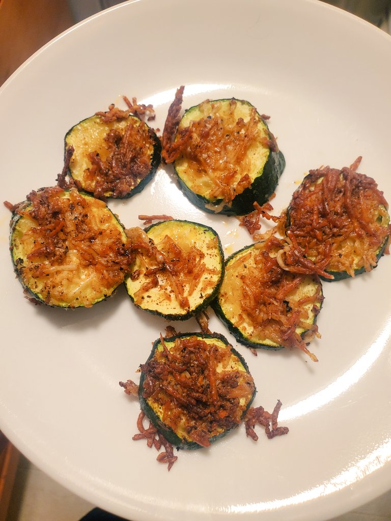 Zucchini with parmesan for dinner #easycooking