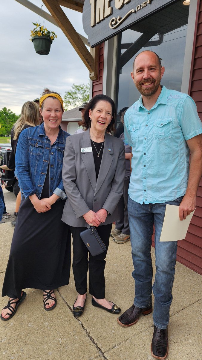 Congratulations to our friends @theoxshoppe in Thompson on their grand opening tonight. Their mission speaks to me both as a judge and a foodie. 'We are a 501c3 locally sourced farm store, education and employment center.' #farmtotable #reentry