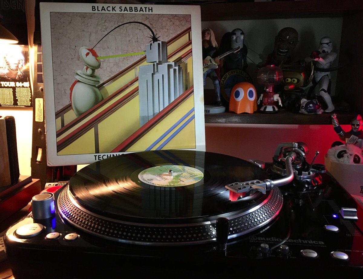 NP: Black Sabbath - Technical Ecstasy (1978)

Love this record … a lot. I tracked down a UK Gatefold original press and also got two reissues of recently released remasters.

This one here is an original pressing too. Ive got four copies.

#VinylCommunity #VinylRecords…