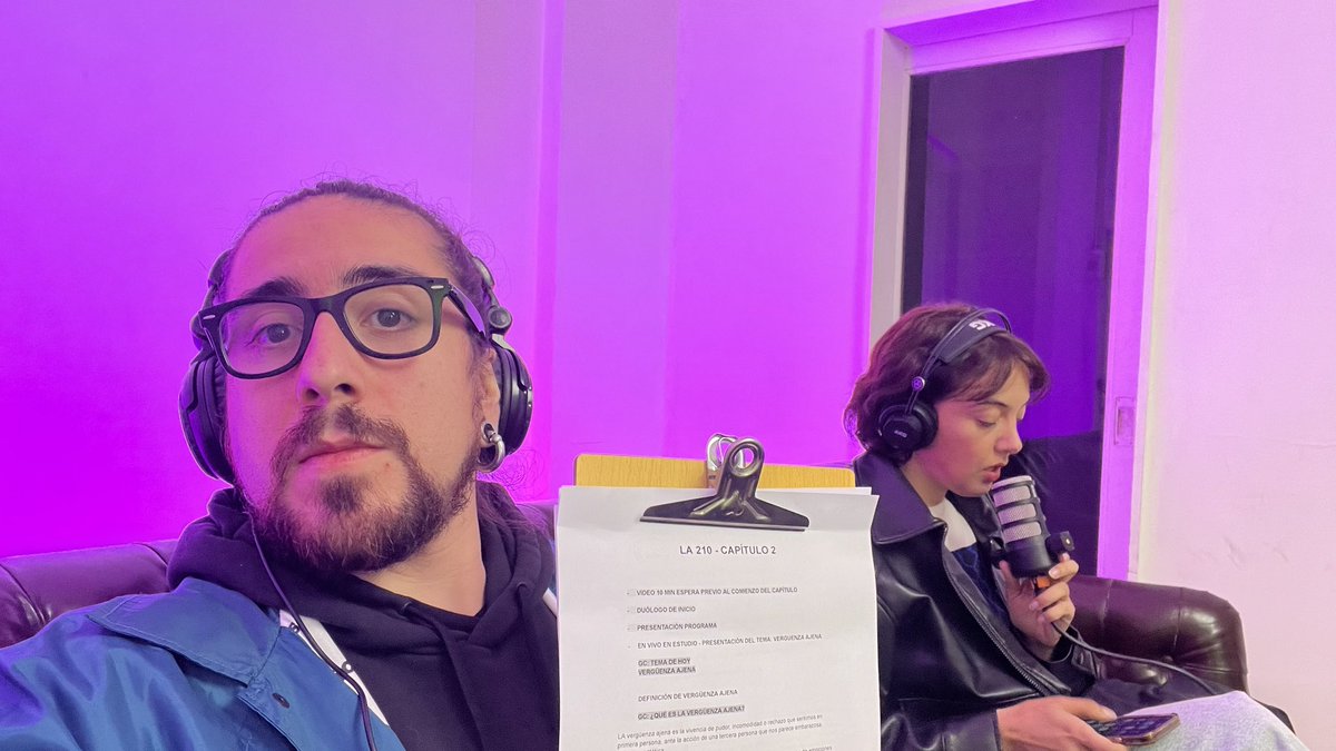 Capítulo de La 210 ya en vivo junto a <a href="/elviejodelsaco/">M.</a> y @fernandtoledo 📺 youtube.com/live/QxPn71fJ-…