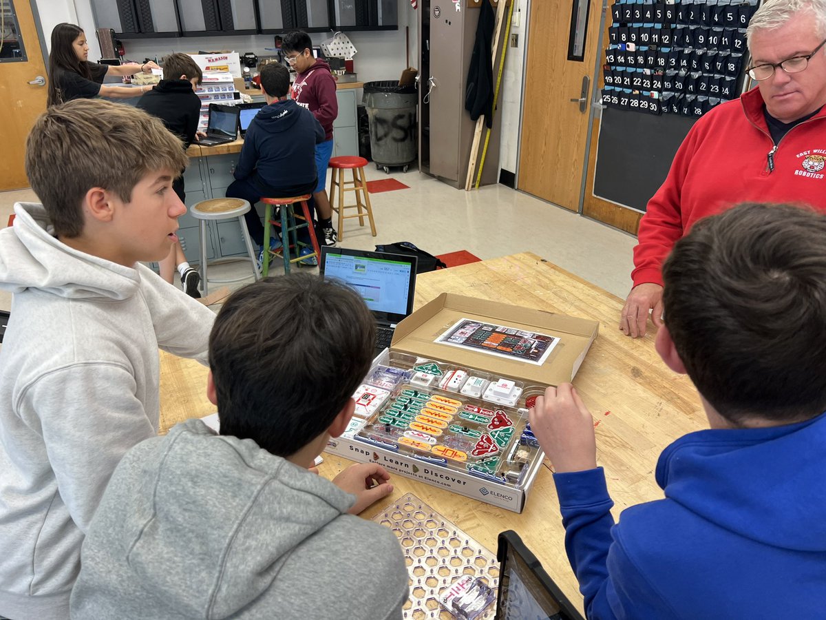 Circuitry in G8 Tech with Mr. Reynolds and a broadcast in Intro to WSTV with Mr. Hurley - creating, innovating and collaborating. The best days are spent learning in @WheatleySchool Tech classes 🛠️💻 @EastWillistonSD #ewlearns