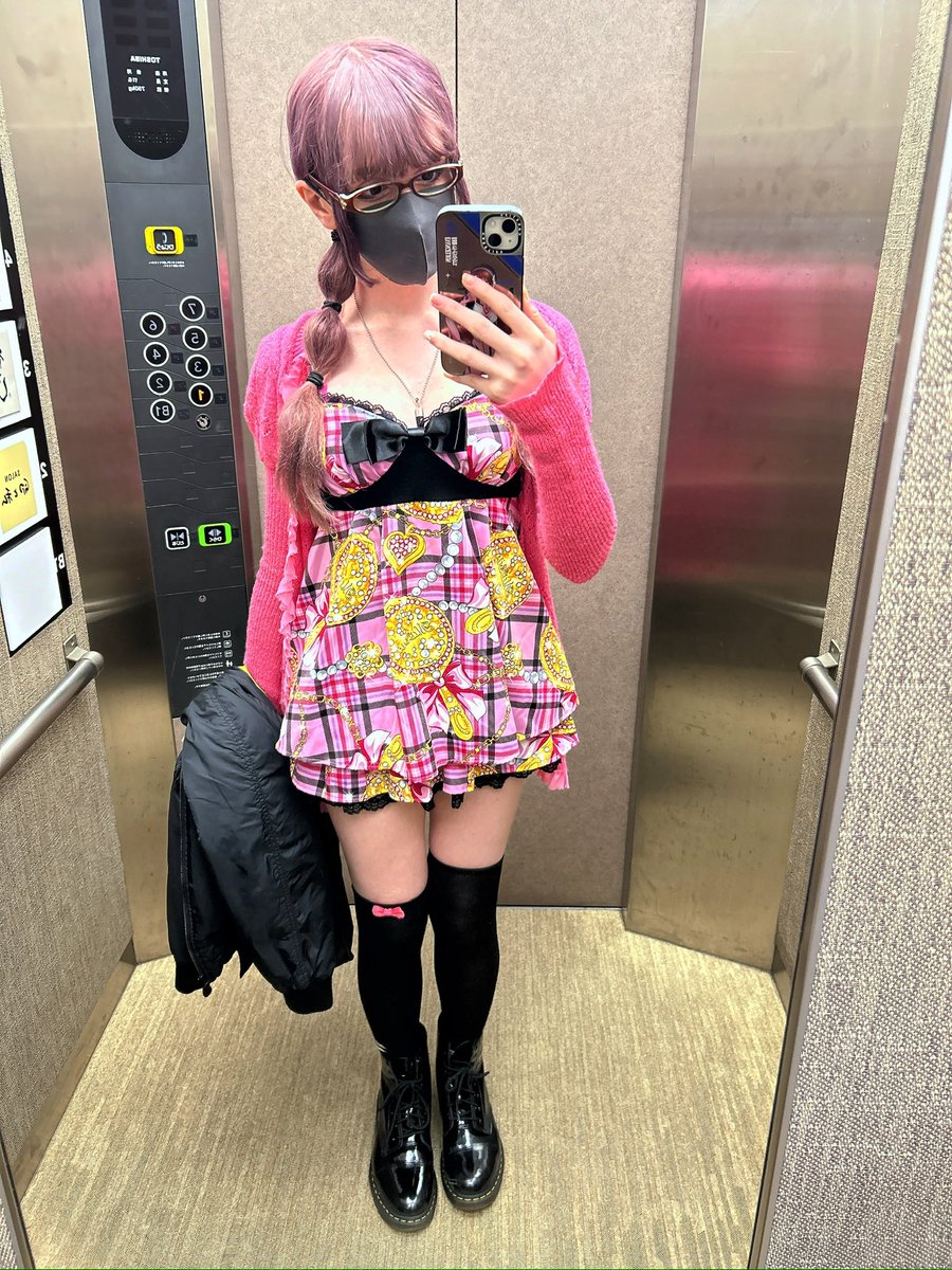 Throwback to when I wore a cute outfit in Japan but Harajuku is dead so what does it matter? ＿|￣|○