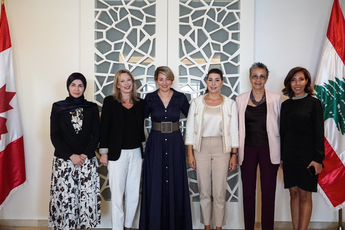 There must be an equal place for women to participate in politics and democracies around the globe. Minister Joly participated in a roundtable with an incredible group of female parliamentarians, where they discussed the need for more women in politics.