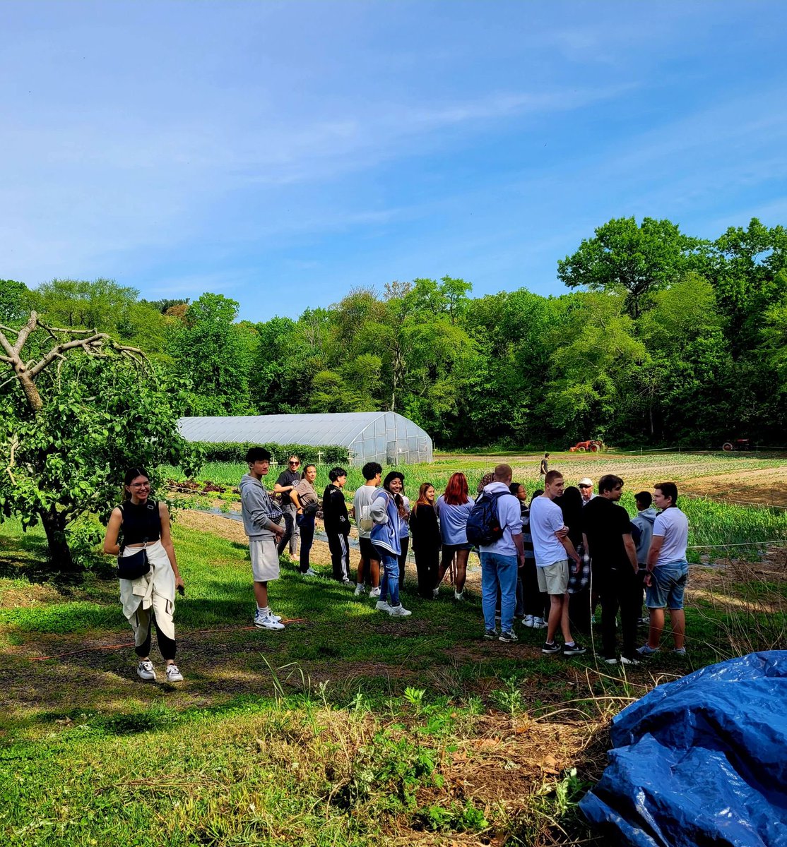 The OB Bus Tour 💜Huge thanks to Hauser Farms, OBPL, and Cheesequake Park for hosting us. Our new OBHS students are excited with all that our township has to offer @OldBridgeTPS @FazioSally