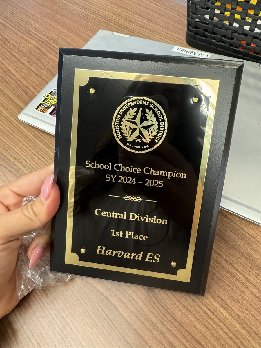 This award was earned by everyone @HarvardSchool! Thank you to our dedicated staff, @HarvardPTA, and entire school community for always shining that spotlight on Harvard. What a special place! I’m grateful to be the principal at Harvard Elementary - a school of excellence! 📚🌎