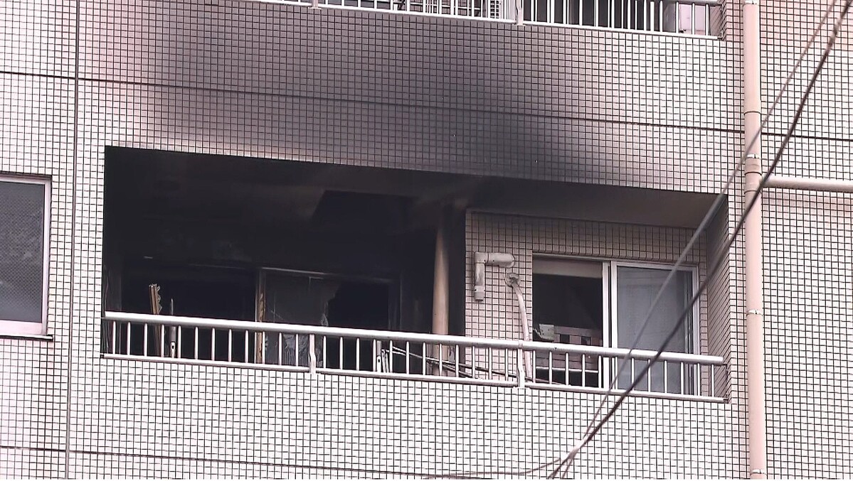 【出火】部屋に出たゴキブリの駆除が原因で火災発生、3人ケガ 東京・上野
news.livedoor.com/article/detail…

ビニール袋にゴキブリを入れて可燃性の殺虫剤をかけ、ベランダで袋にライターで火を付けたところ、激しく引火したという。火はおよそ3時間半後に消し止められたが、親子3人が煙を吸うけがをした。