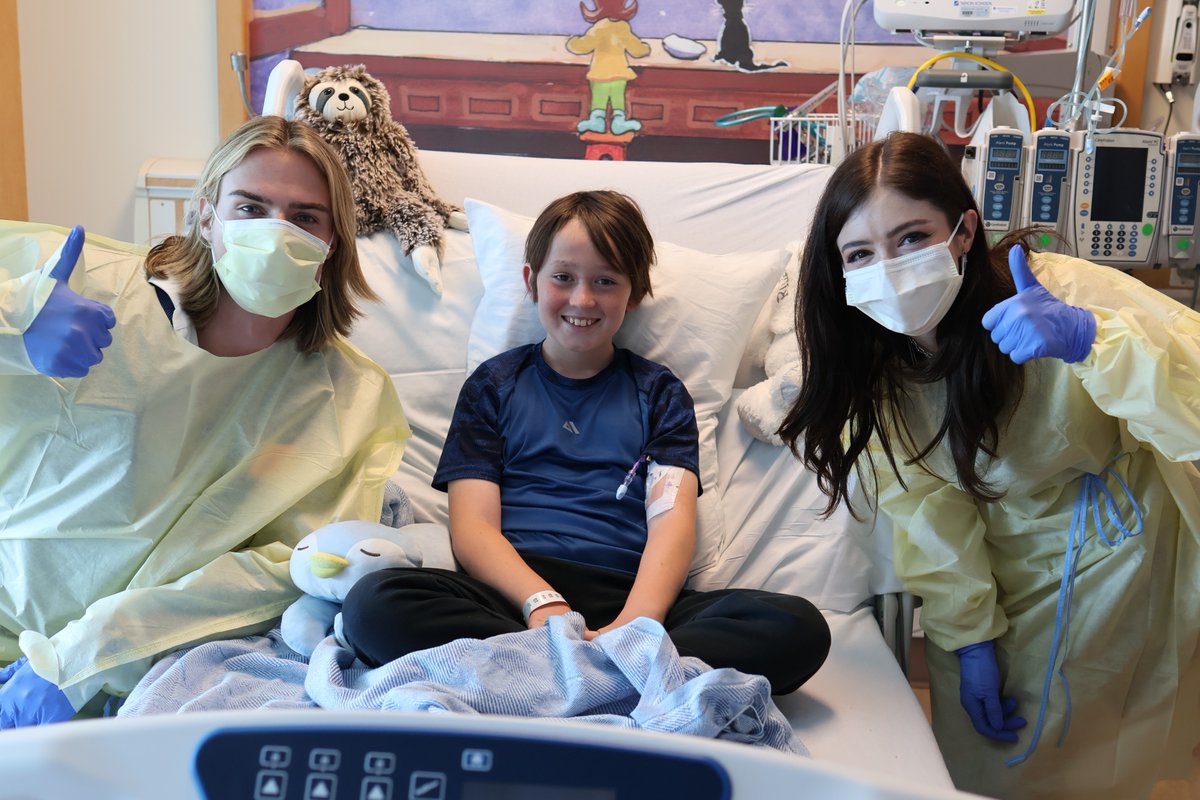 Our patients scored yesterday with a new Nintendo Gaming Station & surprise visits from musician & gamer @ChrissyCostanza & actor Luke Eisner! Thank you Chrissy & Starlight Children's Foundation for providing an outlet for our kids to play during their stay at #RadyChildrens.💙🎮