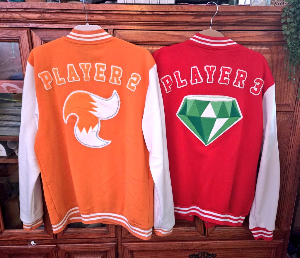Finally finished customizing these Tails and Knuckles lettermans 🪡🧵