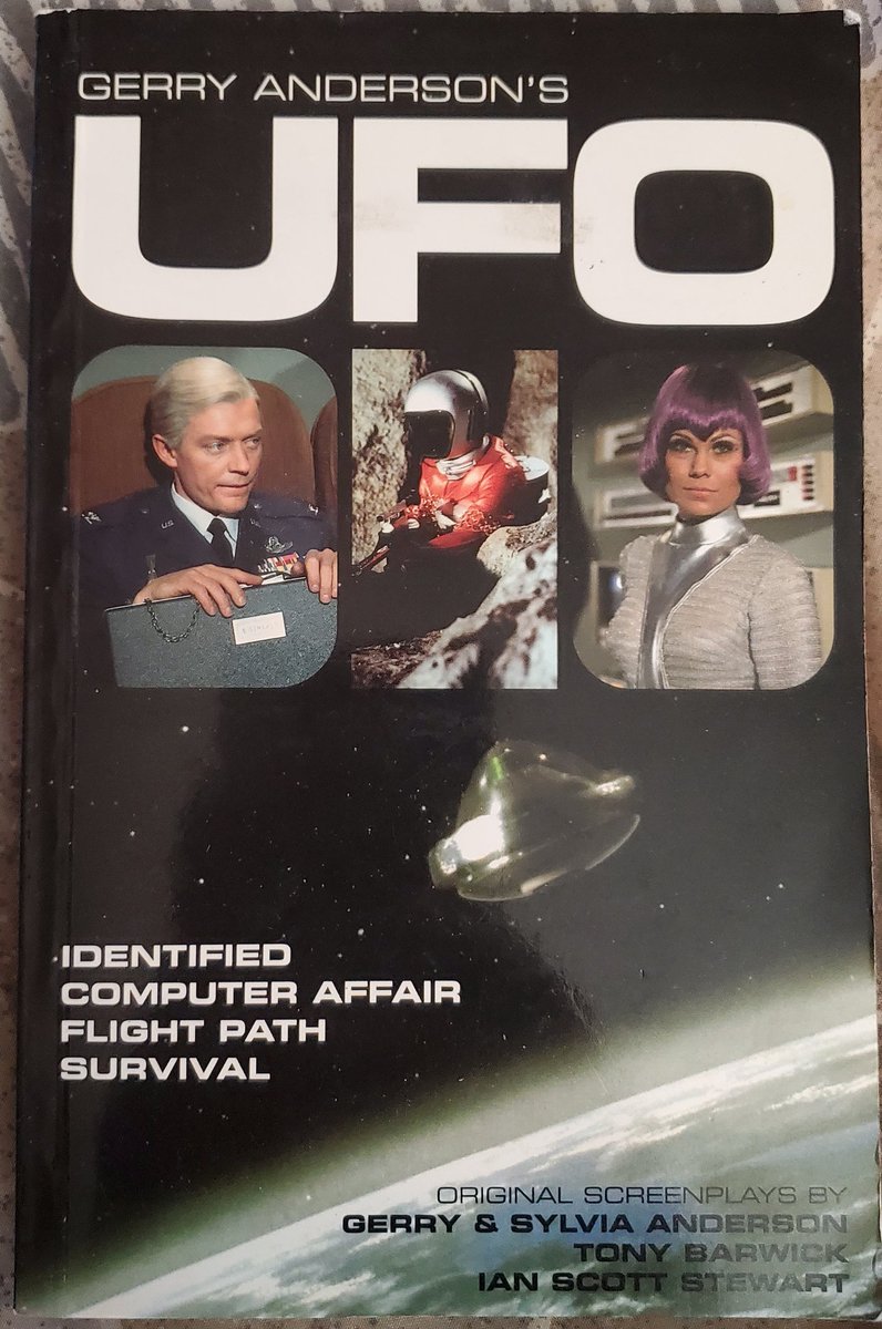Very cool find at the thrift store today : the screenplays of the British Sci-Fi series from the 60s, 'UFO'.