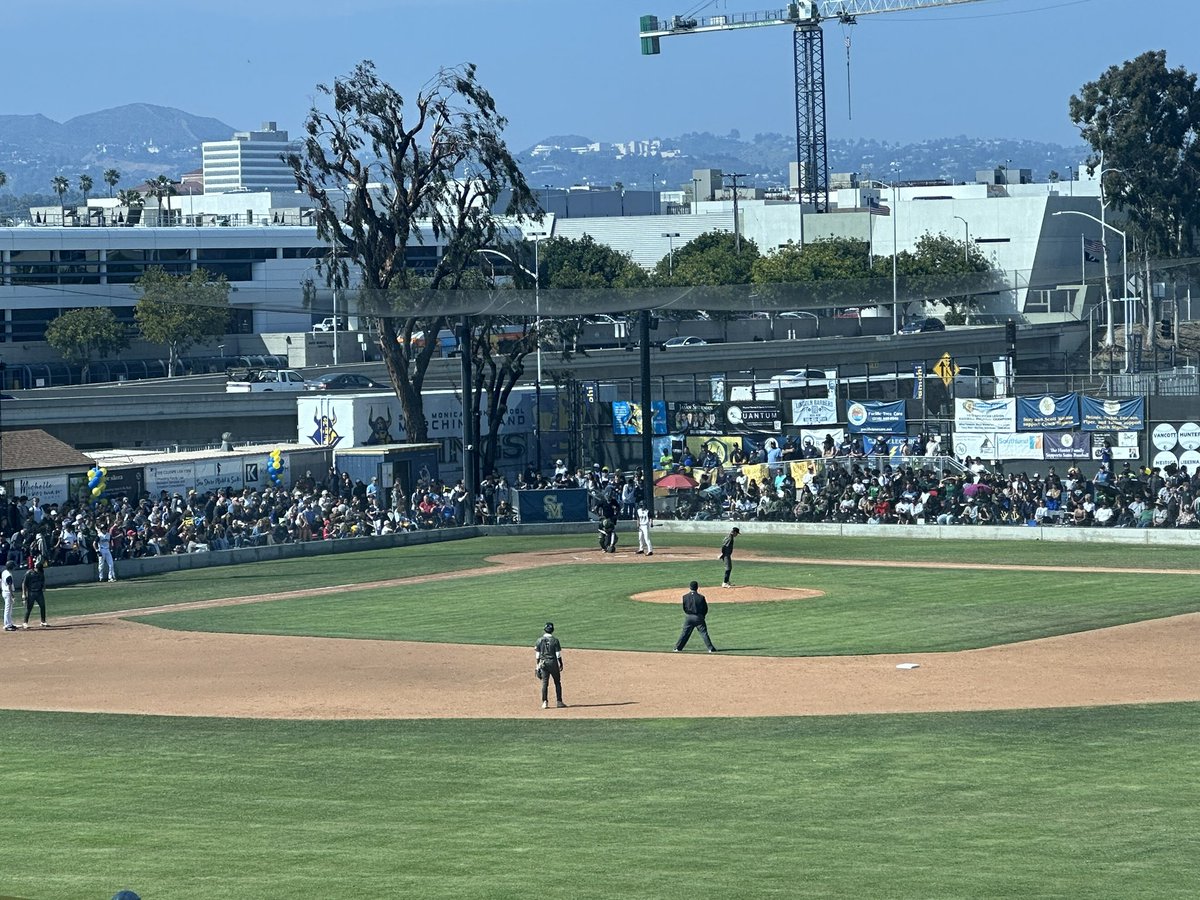 Congratulations to the Samohi Baseball team on their Semifinal win over Pacifica 4-0. @SMMUSD @SamohiPrincipal