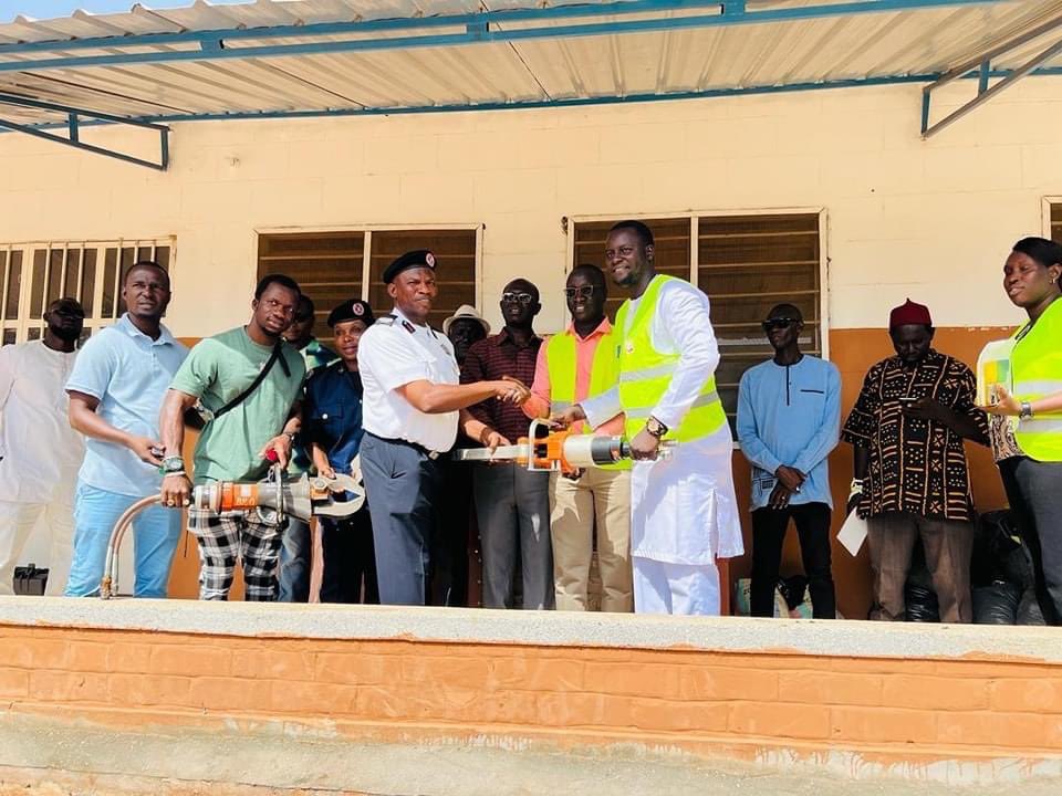 As Deputy Mayor of Banjul, I was honored to represent our Lord Mayor @LoweMayor in handing over vital hydraulic equipment to the GFRS, courtesy of our Banjul-Oostende City Link @StadaanZee. This key support from Ostend enhances our emergency responses and fortifies our city bonds