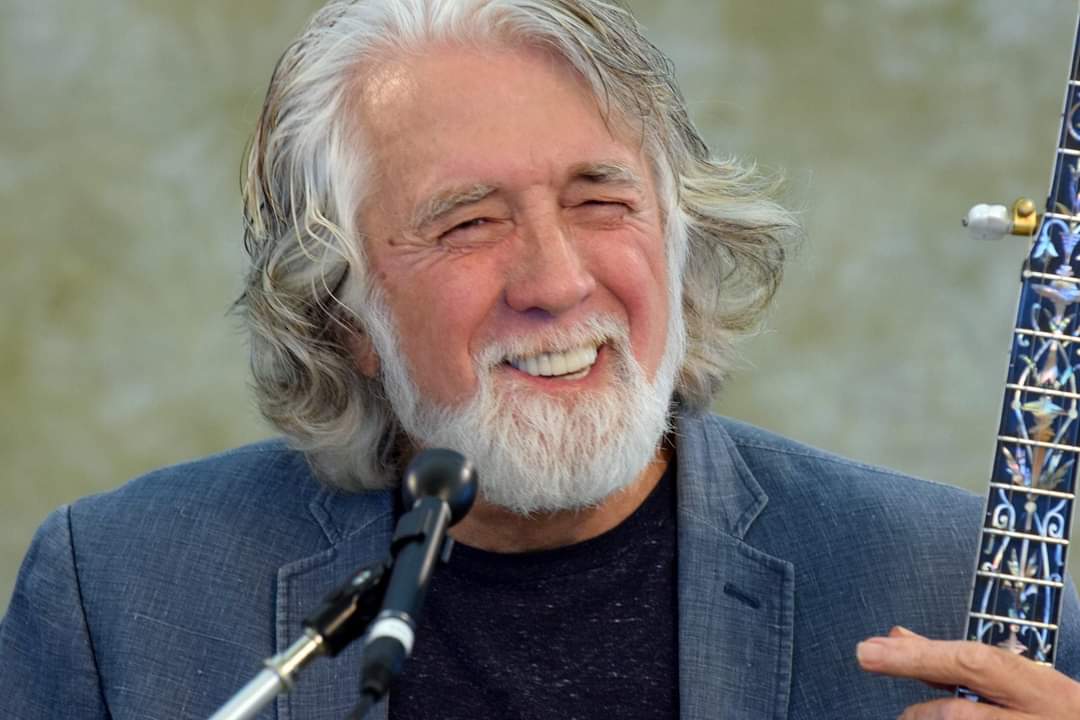 Wonderful chat today with my friend John McEuen . John has a new release on Compass Records,'The Newsman: A Man of Record'. Hear all about that new record and hear our discussion on an upcoming installment of Unreal Bluegrass unrealbluegrass.com @CompassRecords