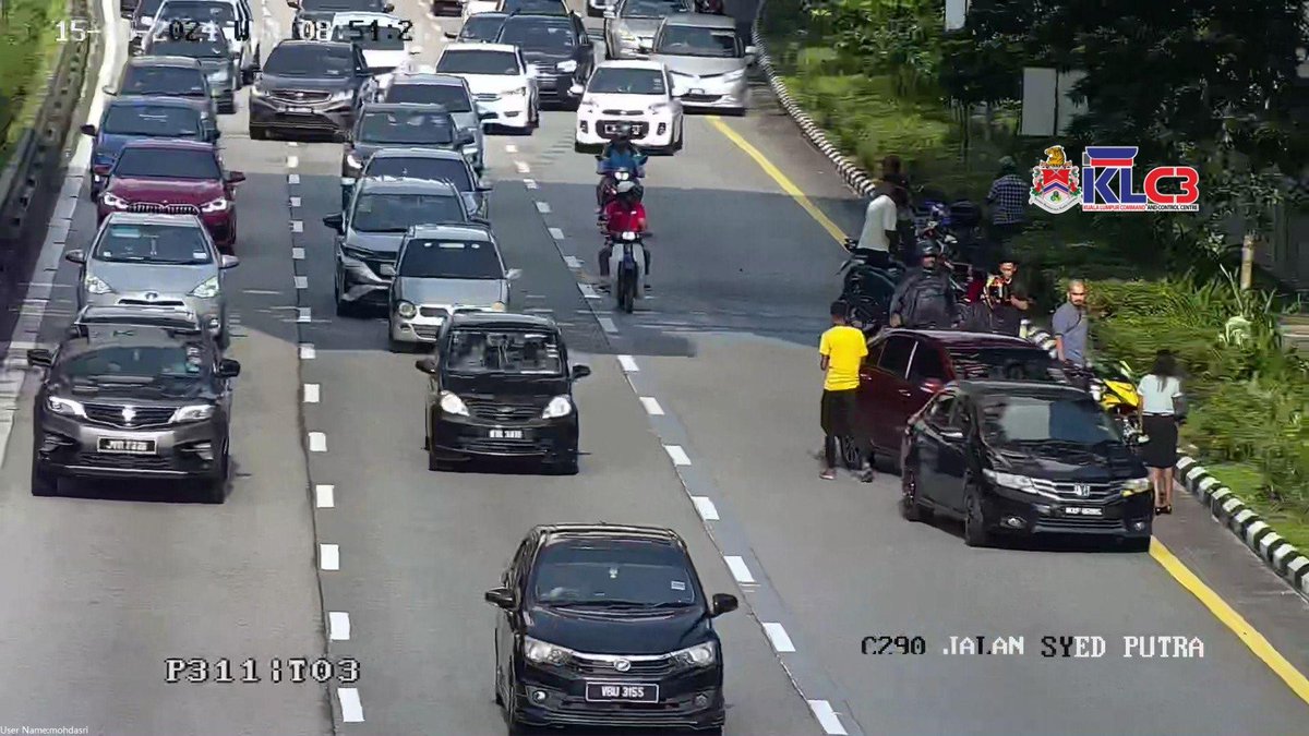 (15/5/2024 | 9:00AM) #kltu JALAN SYED PUTRA: There’s slow traffic from Mid Valley – the city centre due to a motorcycle accident on the left lane near Brickfields.