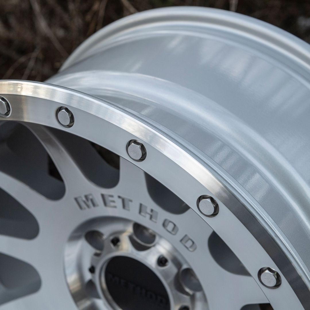 The #605 Wheel boasts an iconic 12 window design & a lip undercut simulating a true beadlock. It has a solid A356 aluminum w/ T6 heat treatment construction & our largest available offset 💪⁠. What vehicle are you running these on?⁠ ⁠ ⁠👉️ Learn more: methodracewheels.com/products/605-n…