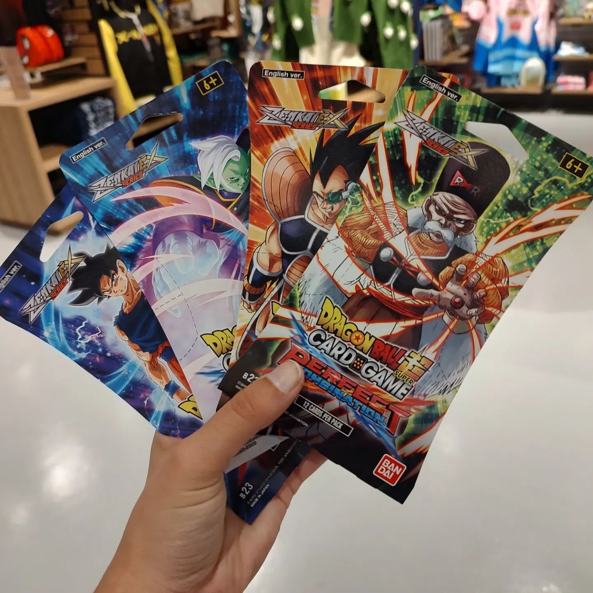 #DragonBallZ trading cards available online & in stores! 💥 boxlun.ch/4blzIkq