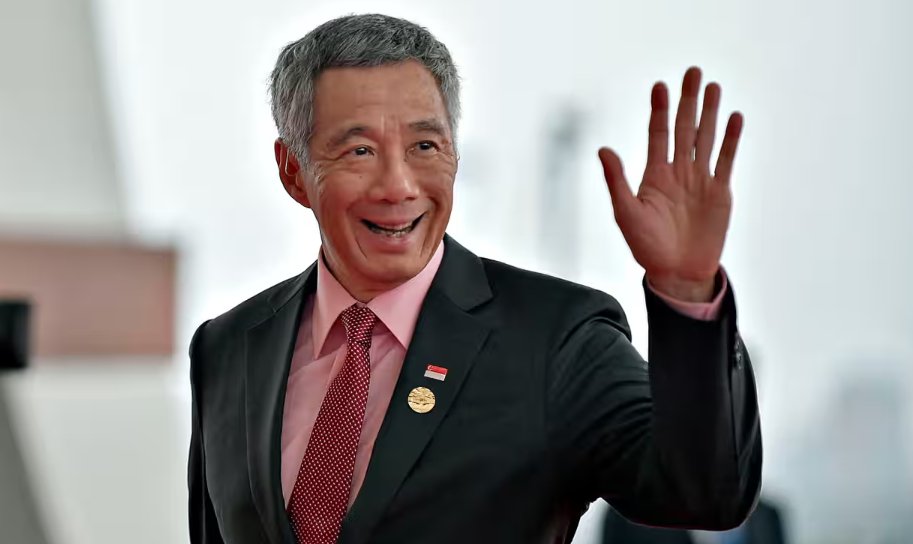 Warm #congratulations to Prime Minister Lee Hsien Loong for his very successful #leadership since 2004. 
Since the signing of the Declaration of enhanced partnership the relationship between Switzerland 🇨🇭 and  Singapore 🇸🇬 has gone from strength to strength. 🚀
📷: Reuters
