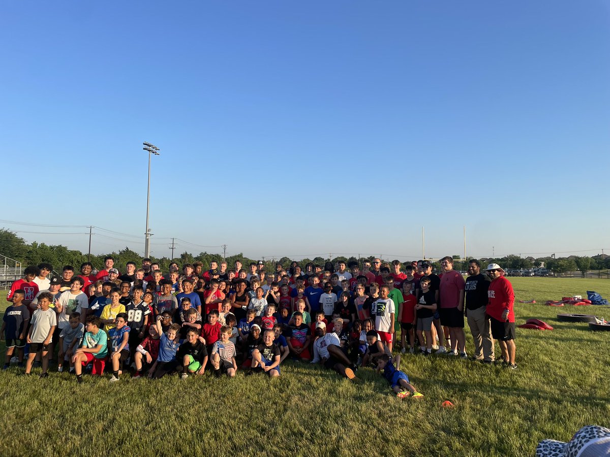 Guys had a blast out at MYFL camp. Future of FOOTBALL in the Midlothian community is BRIGHT!! Thank you to coaches and parents for letting us teach a little ball and life tonight. @MISD_Athletics @MidloHeritage
