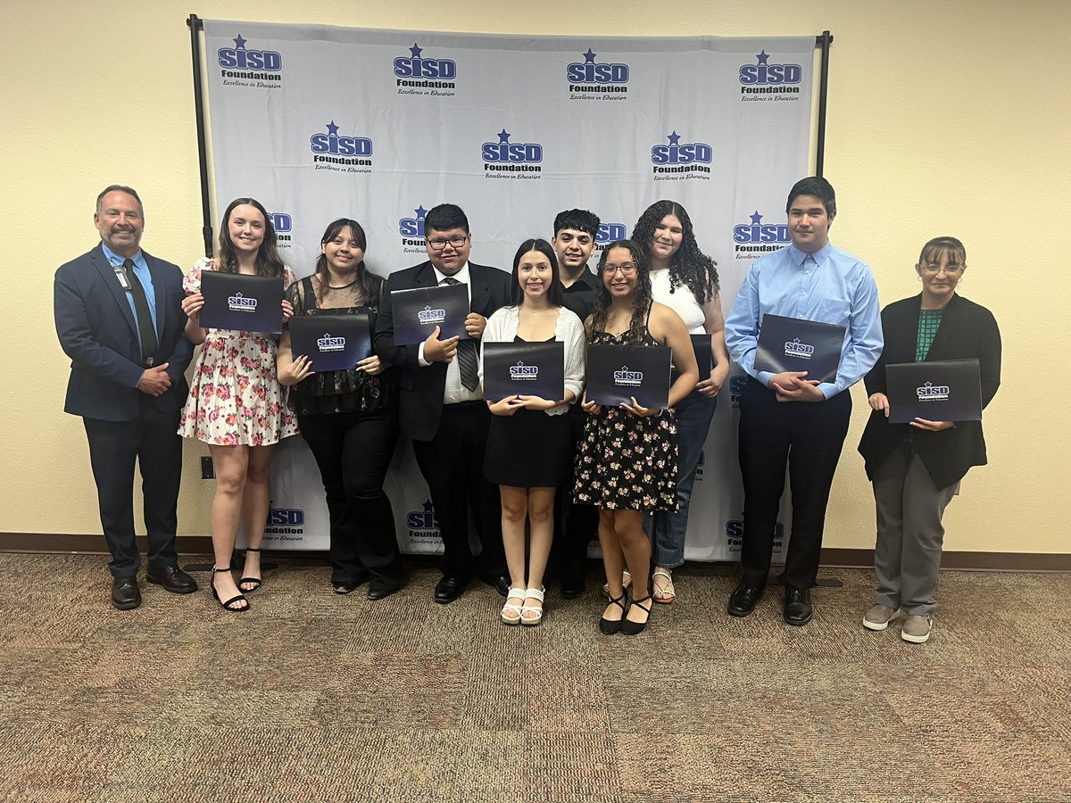 SocorroECHS_Counselor (@calvarez_sec) on Twitter photo Congratulations to all our SISD foundation scholarship recipients!! We are super proud of everyone!! <a href="/EOlivas_SHS/">Mrs. Monarrez</a> <a href="/SEC_BULLDOGS/">SOCORRO EARLY COLLEGE</a> Congratulations to all our SISD foundation scholarship recipients!! We are super proud of everyone!! <a href="/EOlivas_SHS/">Mrs. Monarrez</a> <a href="/SEC_BULLDOGS/">SOCORRO EARLY COLLEGE</a>