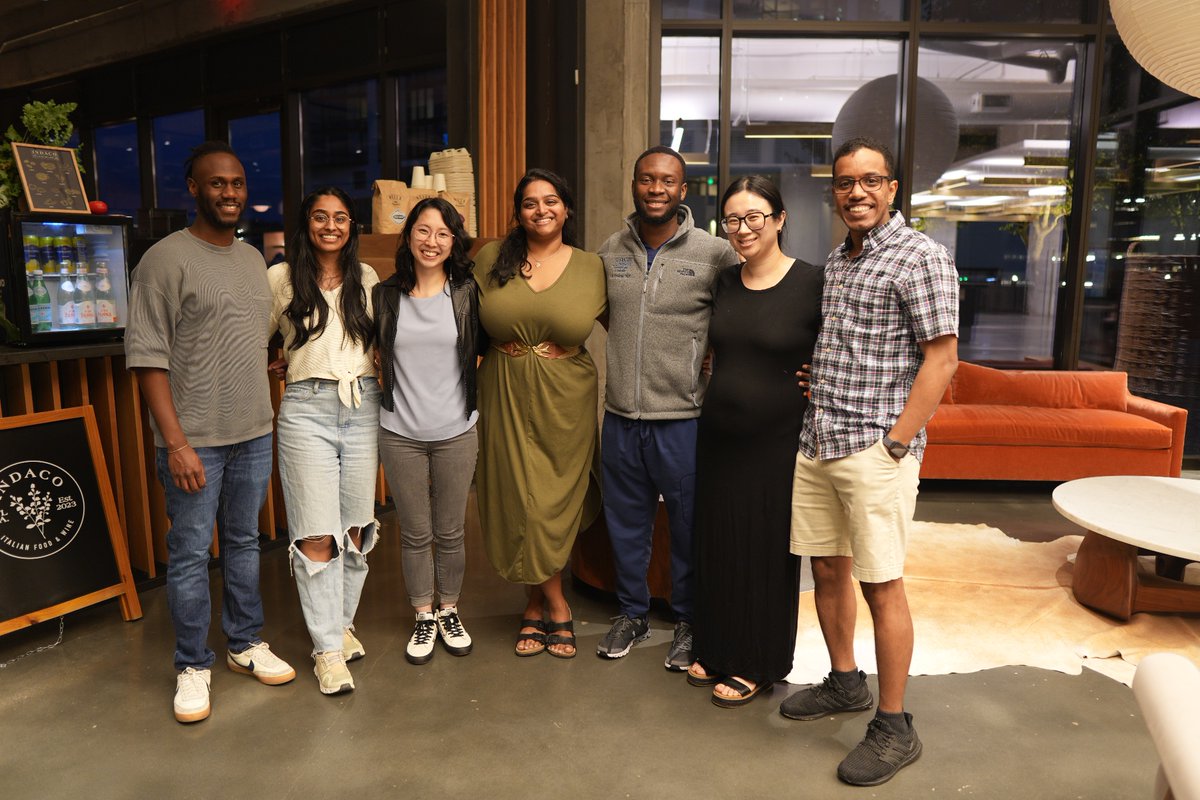 The Emoroid Digest team hung out last night to celebrate their amazing accomplishments this past year & their graduating members! We’ll miss you all! 🥲 Don’t forget to subscribe to the newsletter & download The Emoroid Digest App! #theemoroiddigest #emoroiddigest