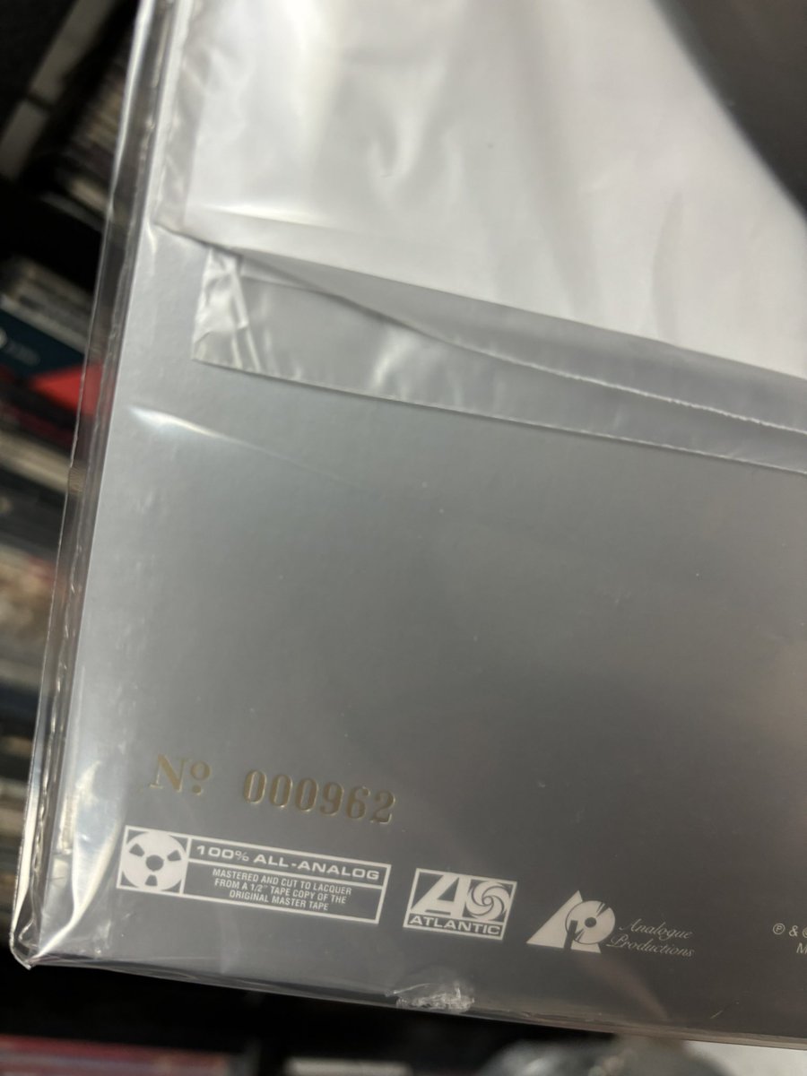 #nowPlaying just got it today…..very, very impressive. Analogue Production 75th Atlantic audiophile press of Yes 90125. Kevin Gray cut on two 12” discs spinning at 45 rpm. Sounds outstanding…I highly recommend it👍. I got number 962.